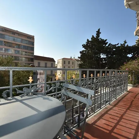 Apartment Bourgeois 3ch, 2sdb, Terrasse 70m2, Palais A 400m